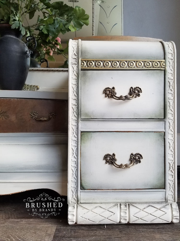 The Difference Between Furniture Wax and Glaze