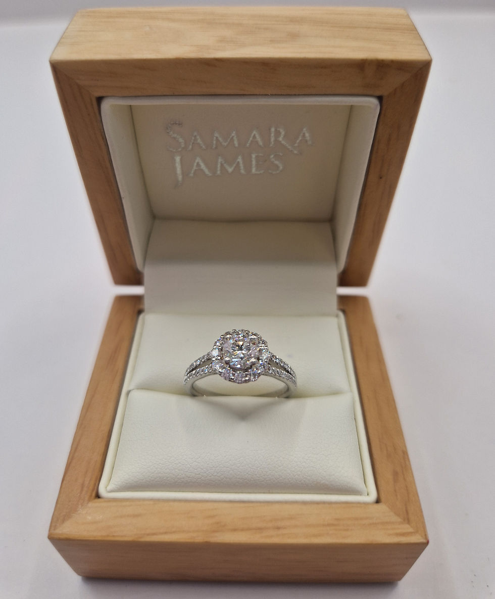 Thumbnail: 950 Platinum Cluster Head Diamond Set Ring with Diamond Shoulders - Size L