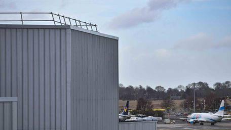 freestanding roof edge system by kite