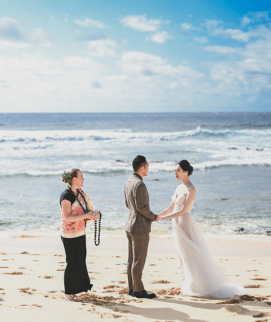 Zhai adventure elopement in Hawaii capturing wild landscapes, genuine love, and spontaneous moments by blanc Photography.