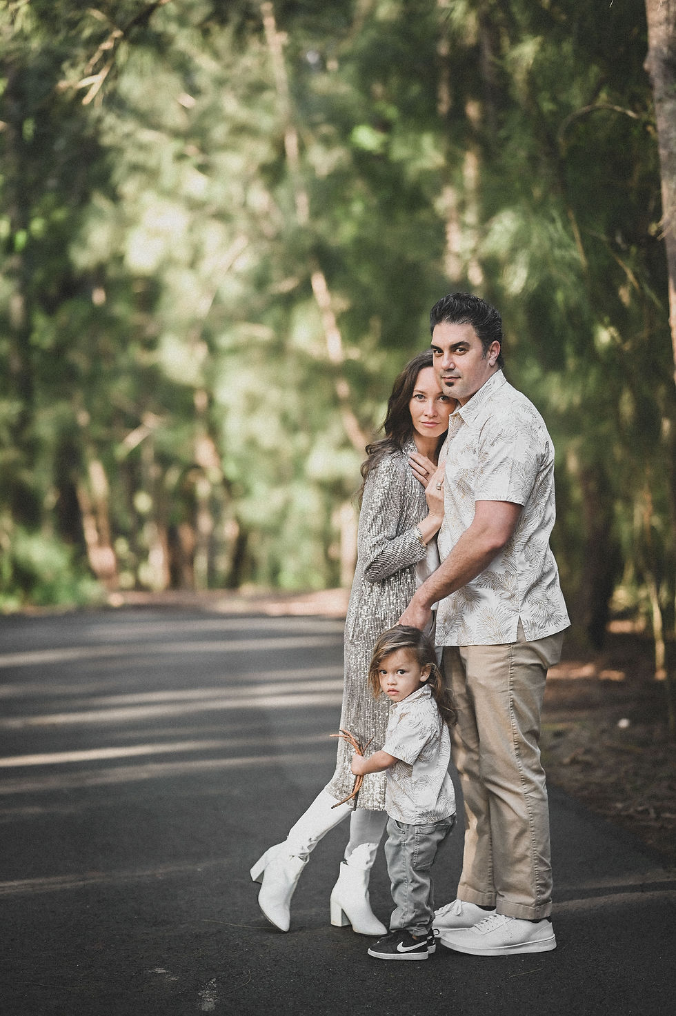 Thomas family photo session in Hawaii capturing genuine smiles, warm light, and real connection by blanc Photography.