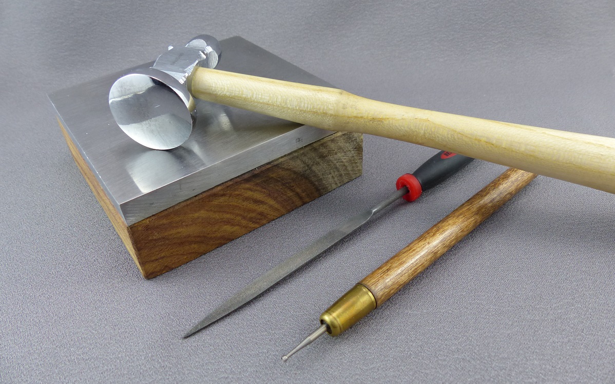 Wire Expressions Calgary | Canadian Wire Artist | Personalized Gifts