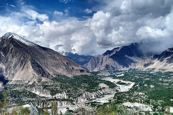 View_from_Hotel_Eagles_Nest,_Hunza.jpg