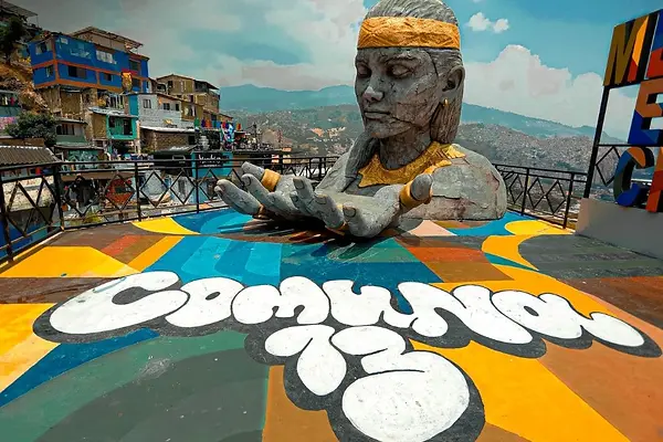 tour_comuna_13_medellin.webp