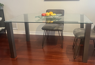dining table.png