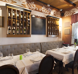 pouco Bistro
