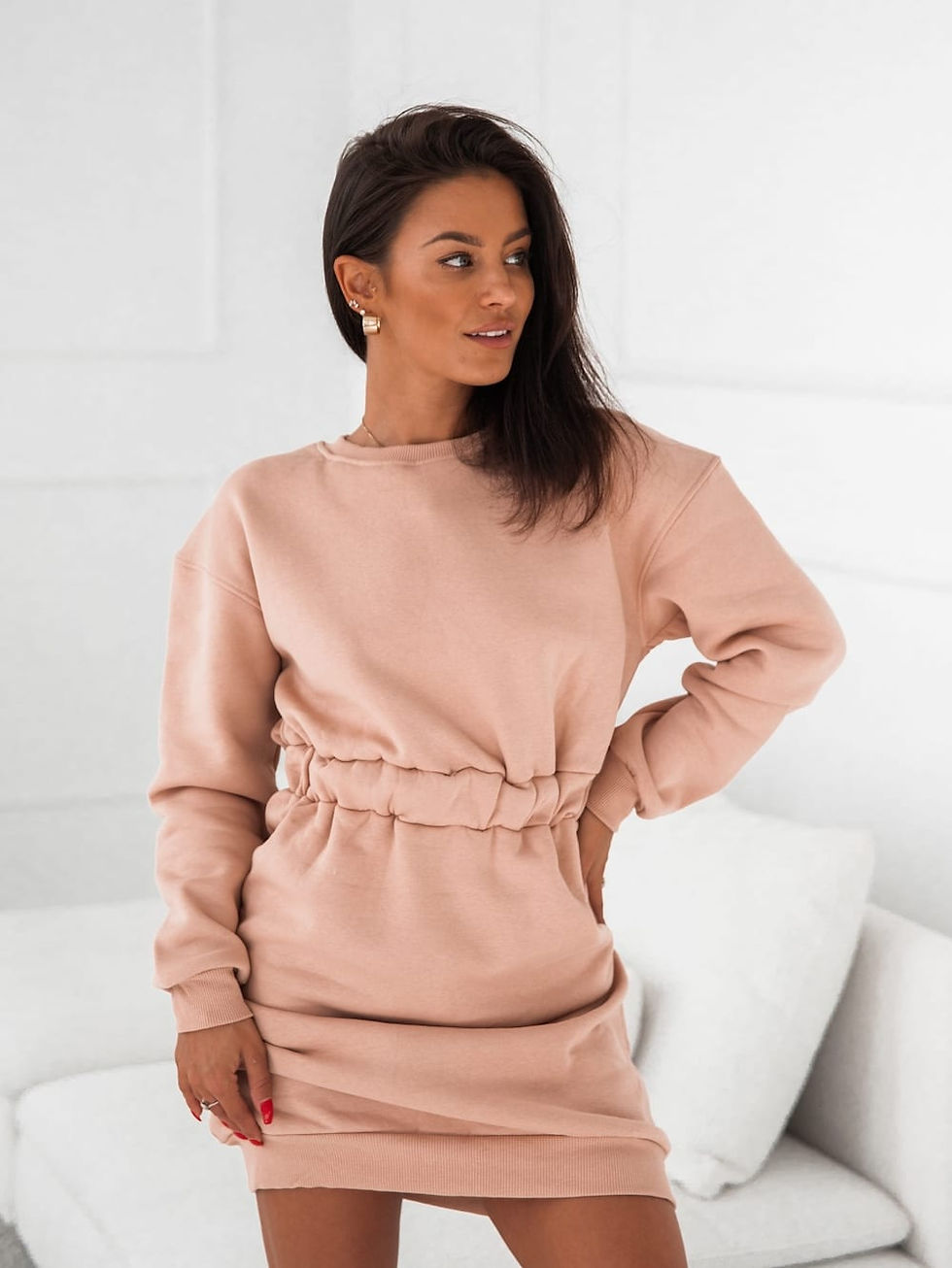 Miniatura: Warm dress with a cutout on the back, beige FI719