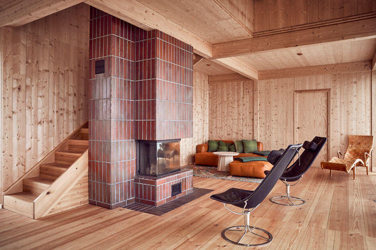 braskamin-kamin-öppen-spis-trähus-arkitekt-ritat-hus-kakelugn-trappa-furogolv
