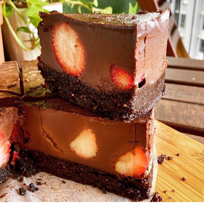 Thumbnail: Vegan Strawberry Ganache Cake