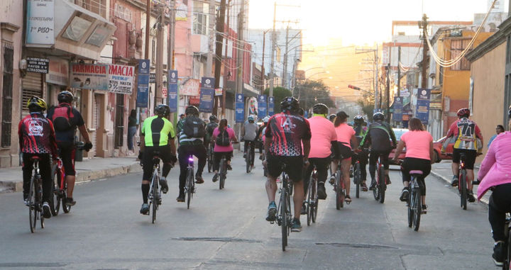 Exitoso paseo ciclista nocturno 15k