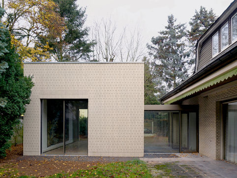 03|26 Fertigstellung Wohnhaus in Köln-Lindenthal - Erweiterung