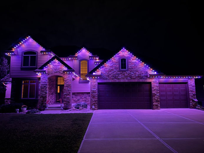 Roofline lighting in Omaha on residential home with bright and even LED spacing