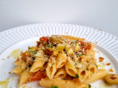 Penne ao molho de atum e molica