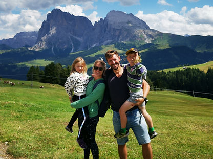 Family HD Dolomites.jpg