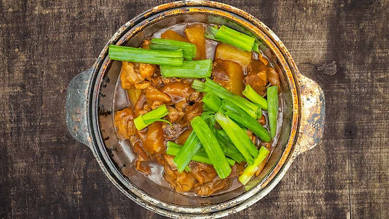 (1101) Braised Beef Stew w/ Turnip in Clay Pot (่ฟ่็็่
ฉ็
ฒ)
