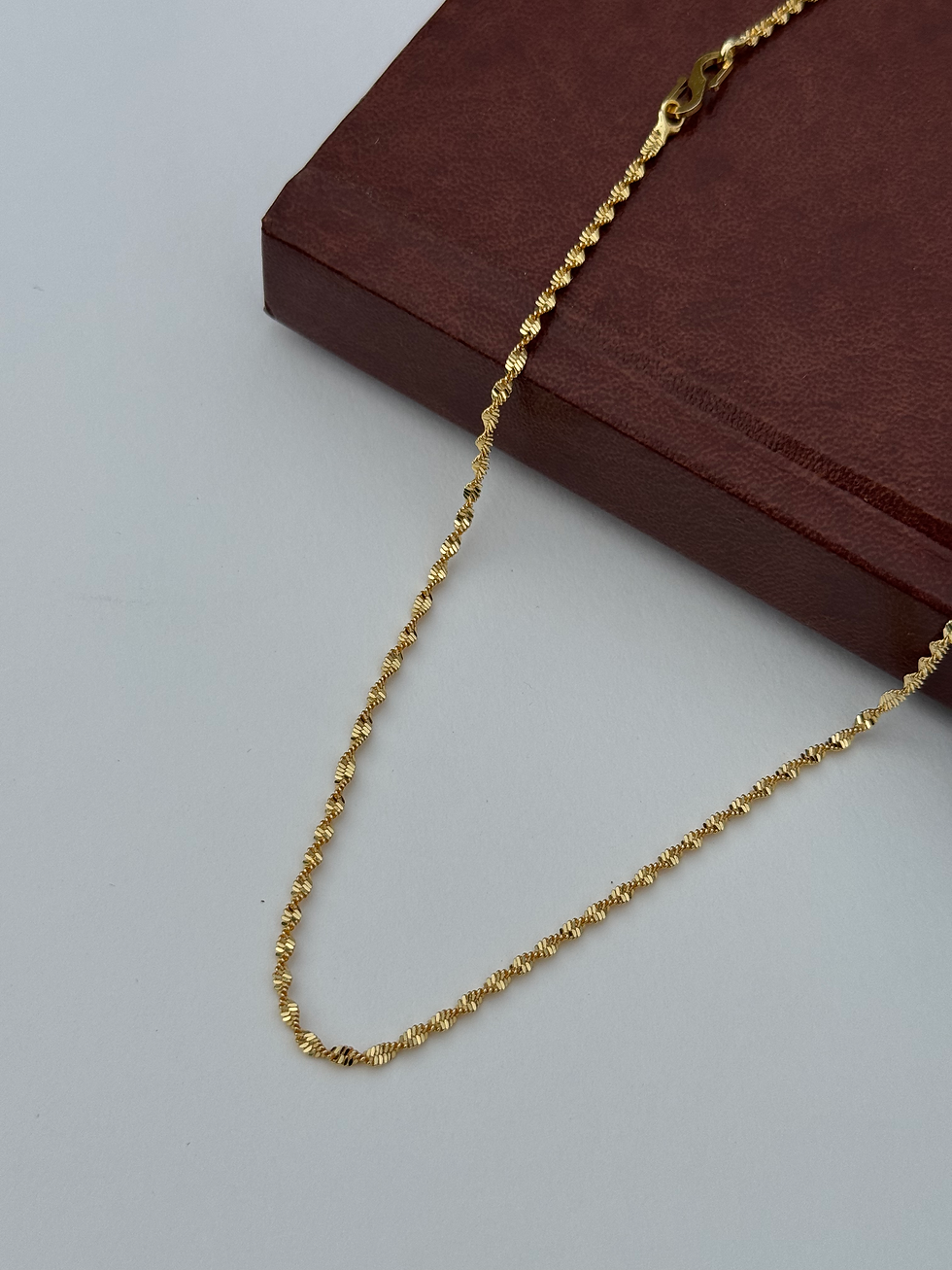 Thumbnail: Fine Luxe Twist Chain