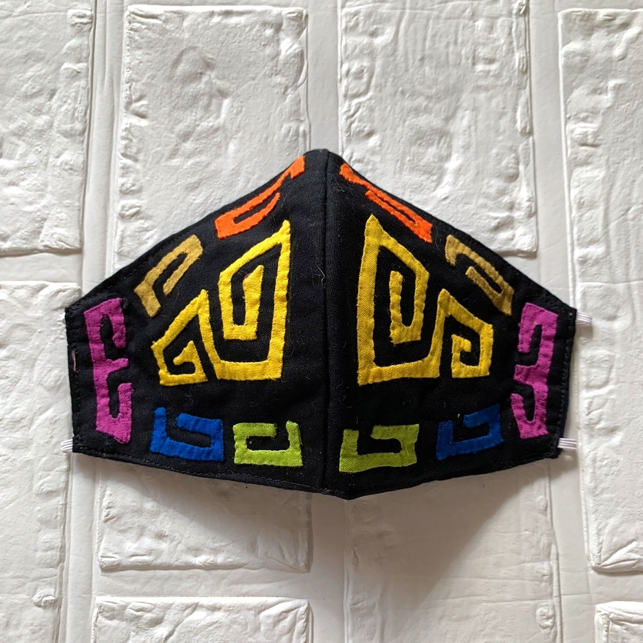 モラ マスク 幾何学模様