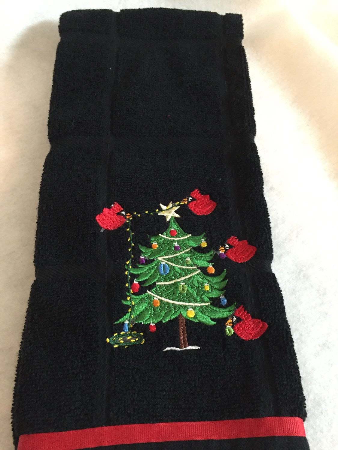 18-96 Cardinal Decorating Tree on Black