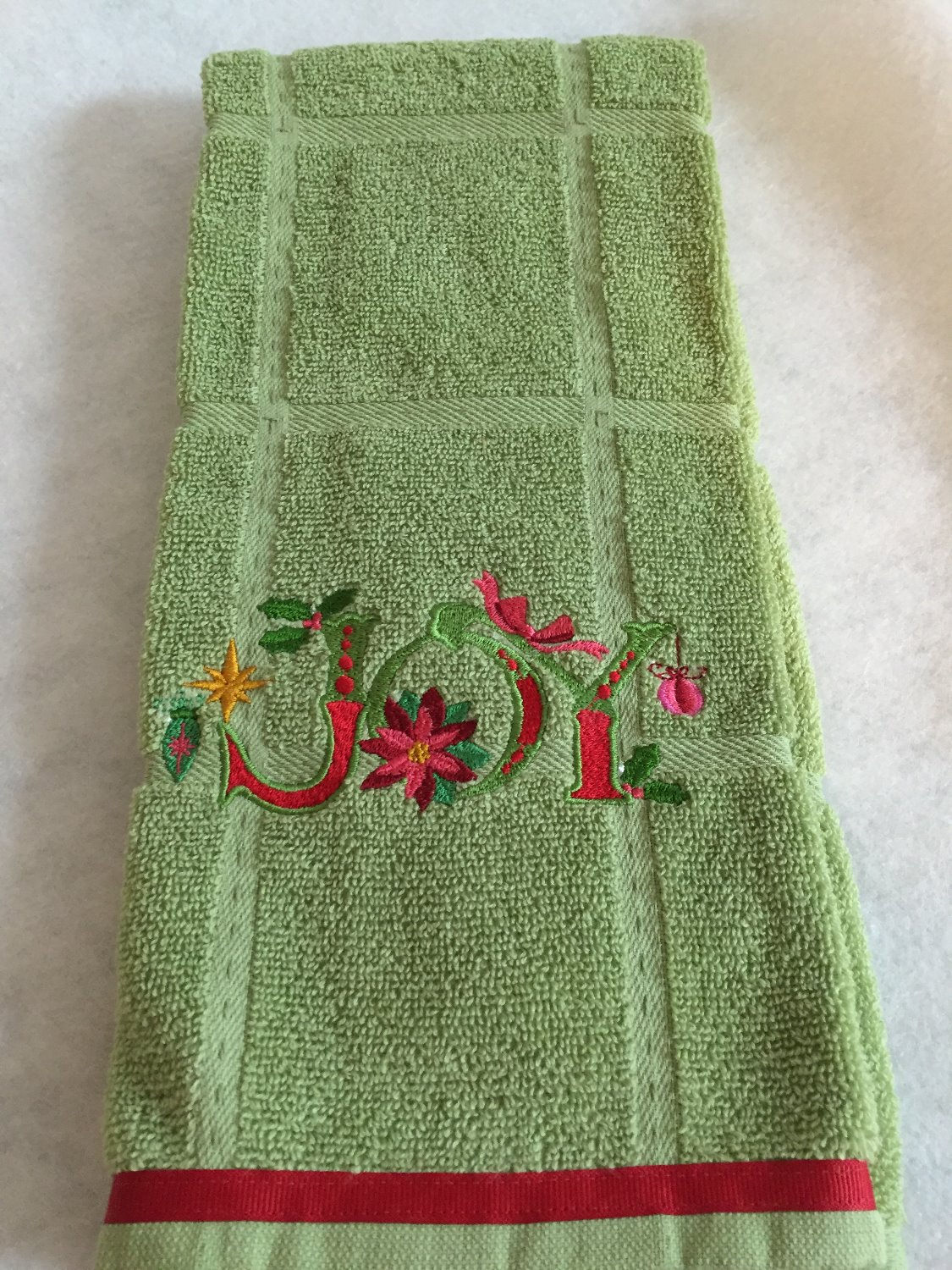 19-111 Festive Joy Horizontal Spray