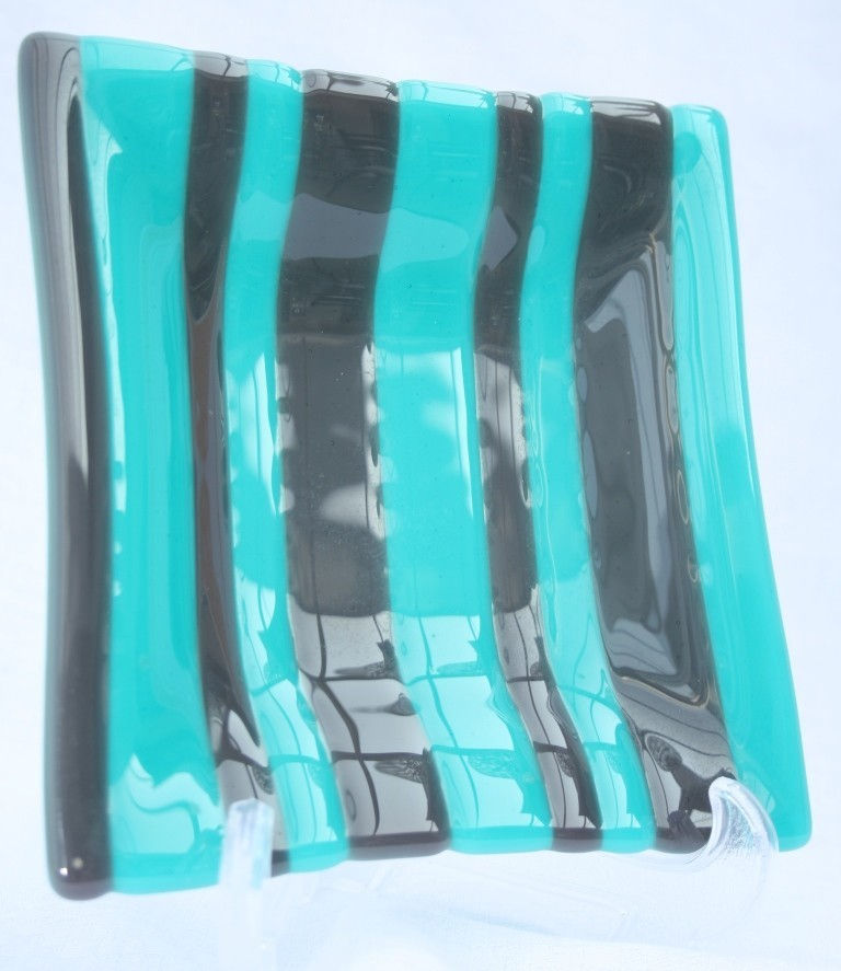 12 - TURQUOISE & PLUM OPALESCENT DISH 16X16(1)