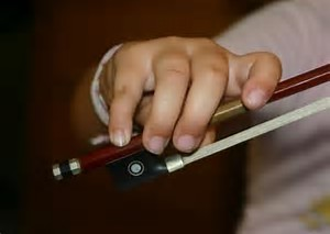violin bow hold