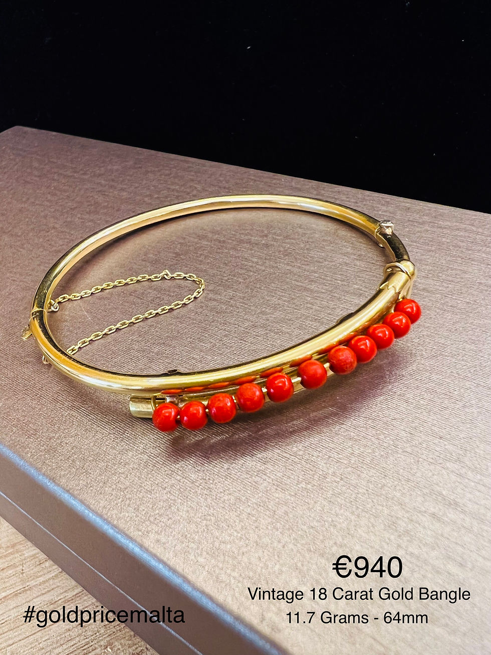 Vintage 18 Carat Gold Bangle