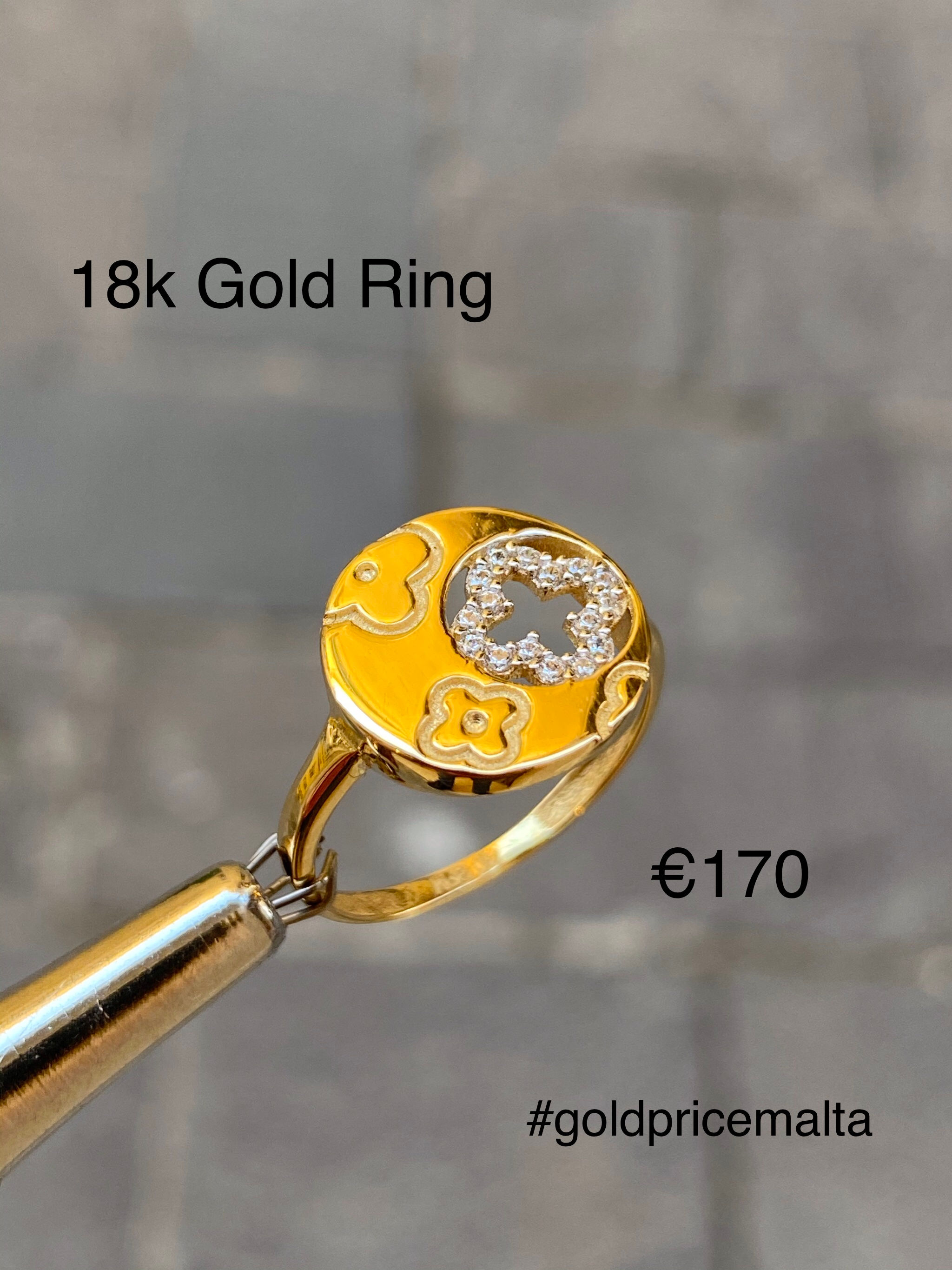 18 Carat Gold Ring