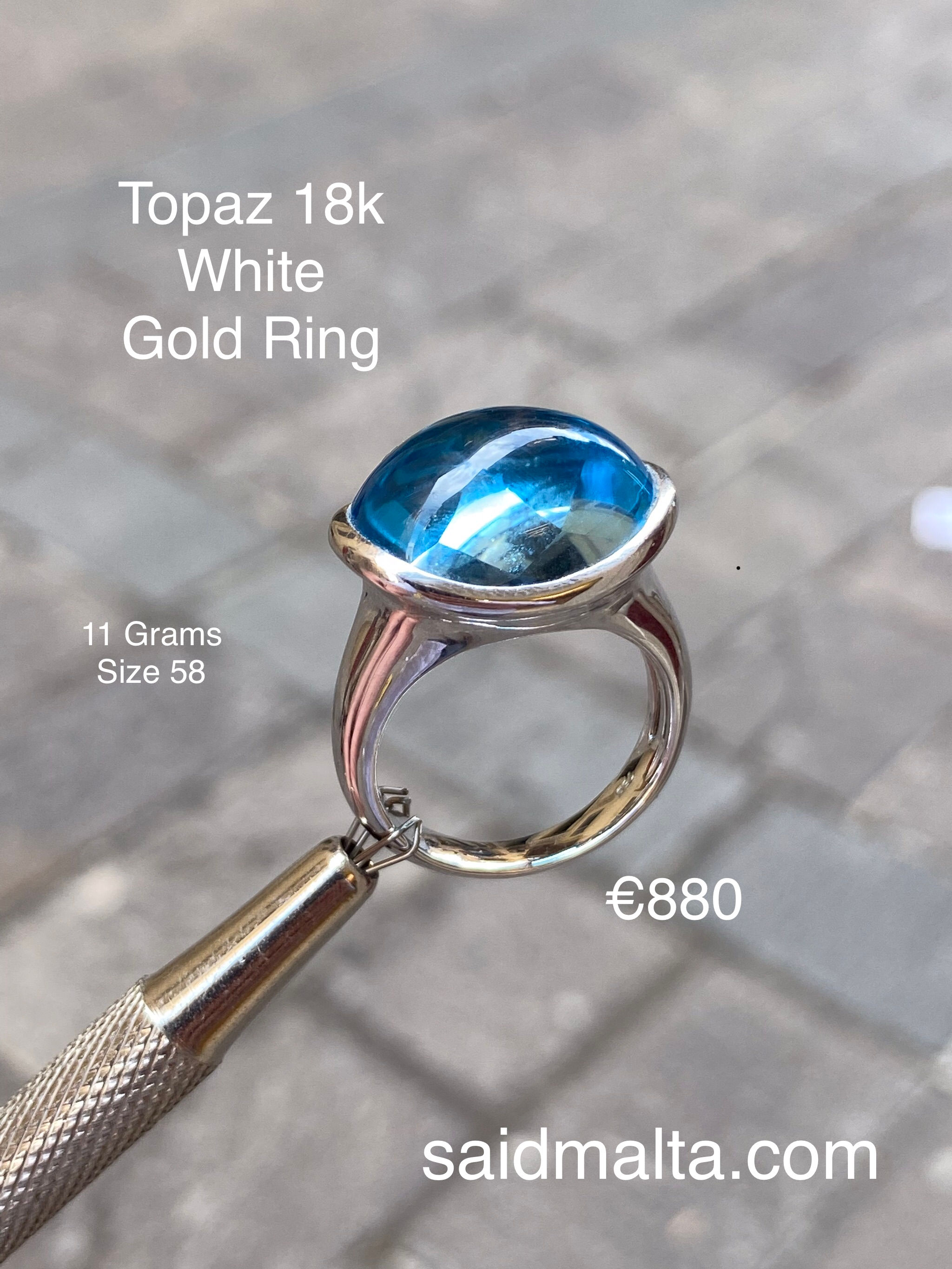 Topaz 18 Carat White Gold Ring