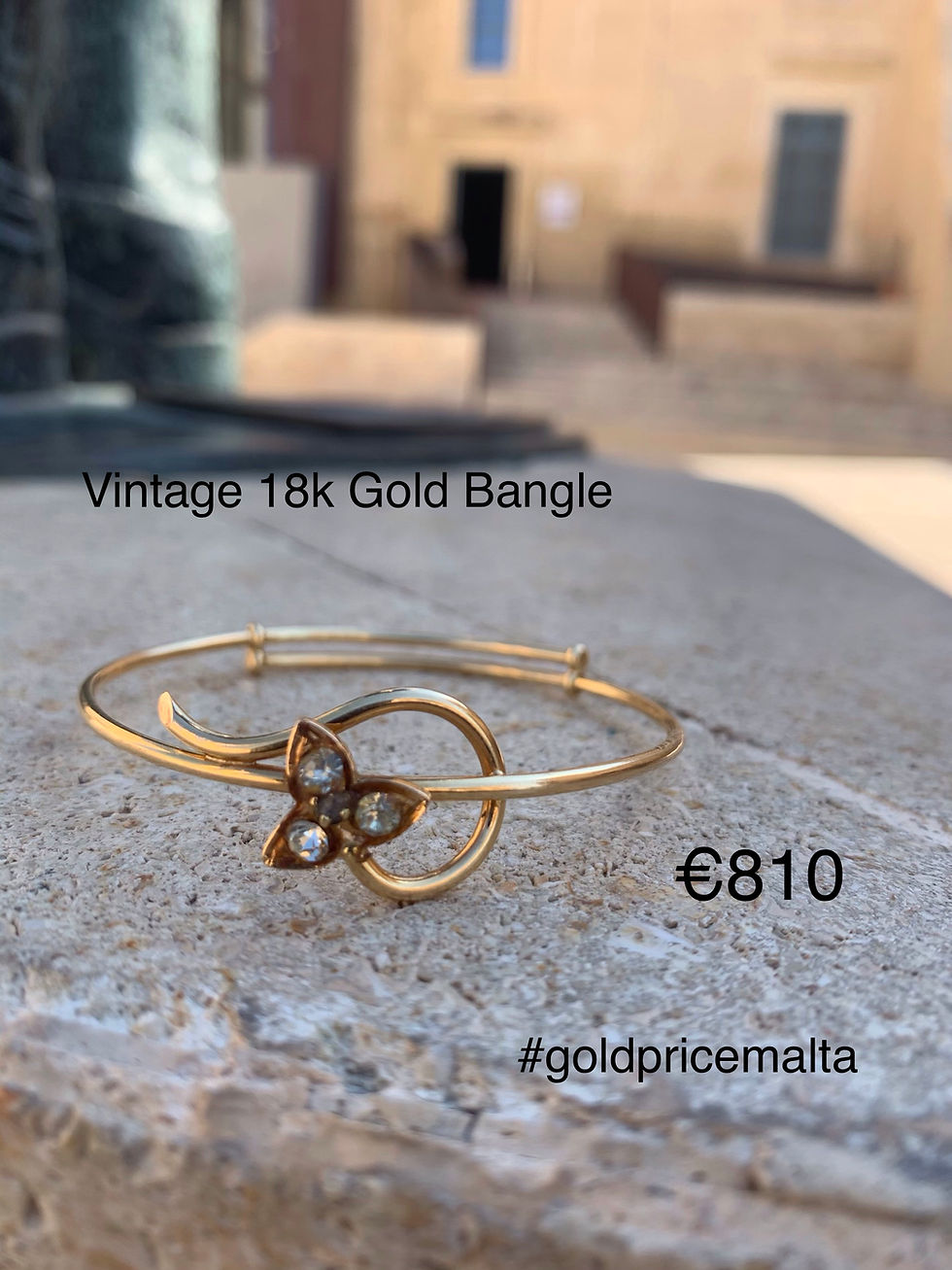 18 Carat Gold Vintage Bangle
