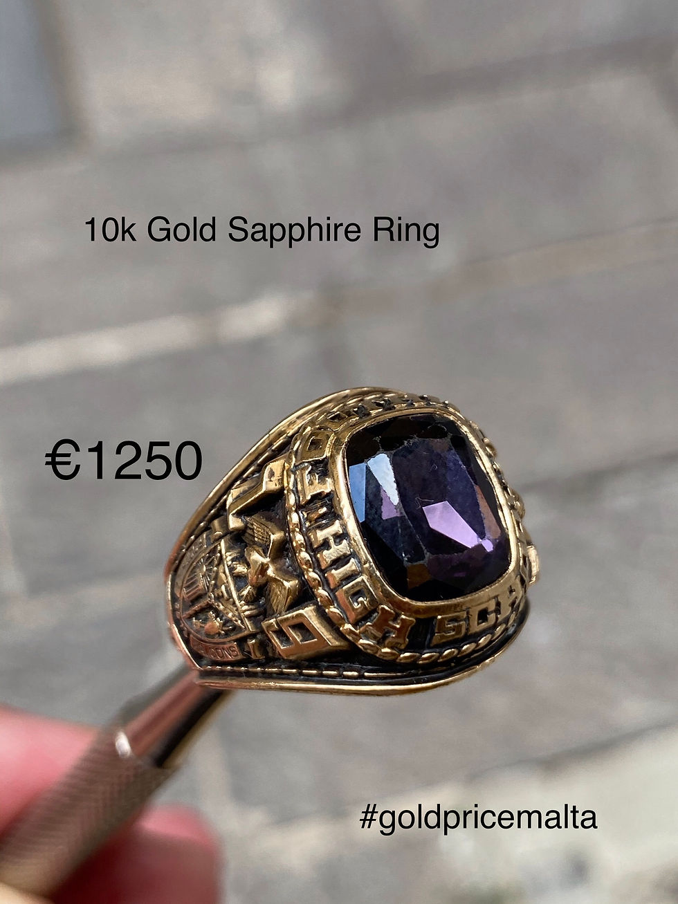 10 Carat Gold Sapphire Ring