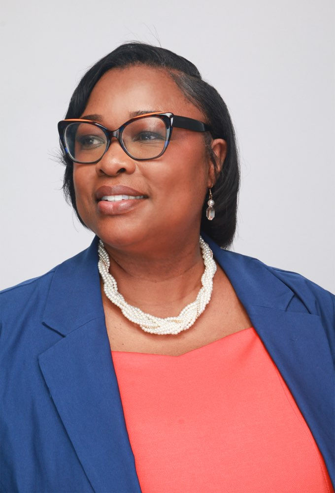 HELEN Z. WILLIS ISN'T ASKING FOR PERMISSION
The South Fulton powerhouse is taking her fearless brand of leadership to Fulton County's District 5 race—and she's doing it on her own terms.