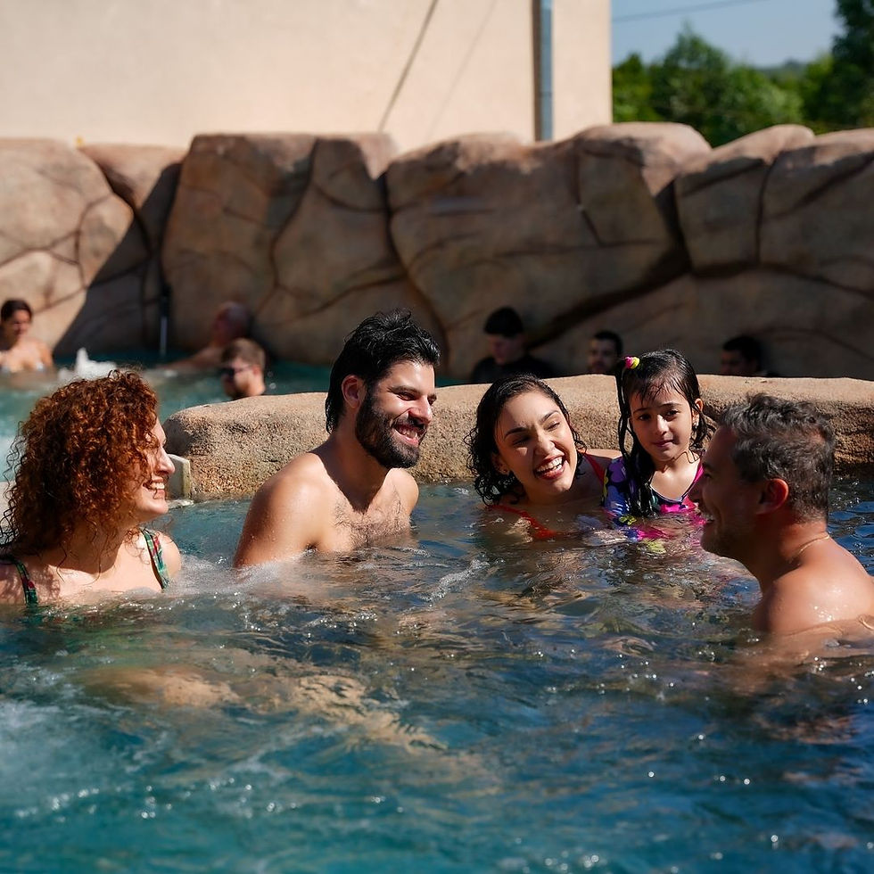 Nada como relaxar nas nossas águas quentinhas!  Inauguramos as piscinas novas do nosso vul