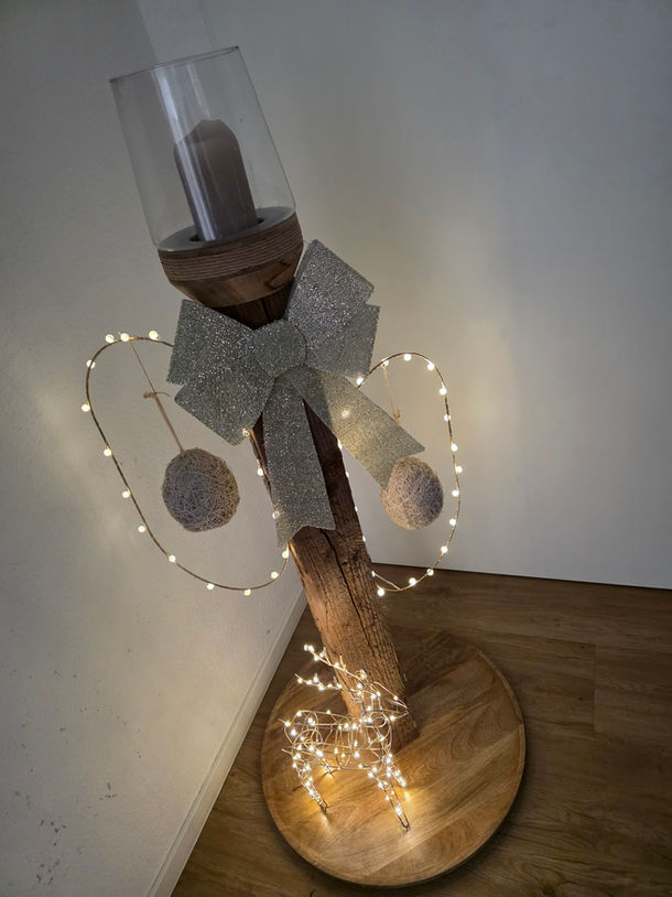 Handgemachter Kerzenständer aus Holz