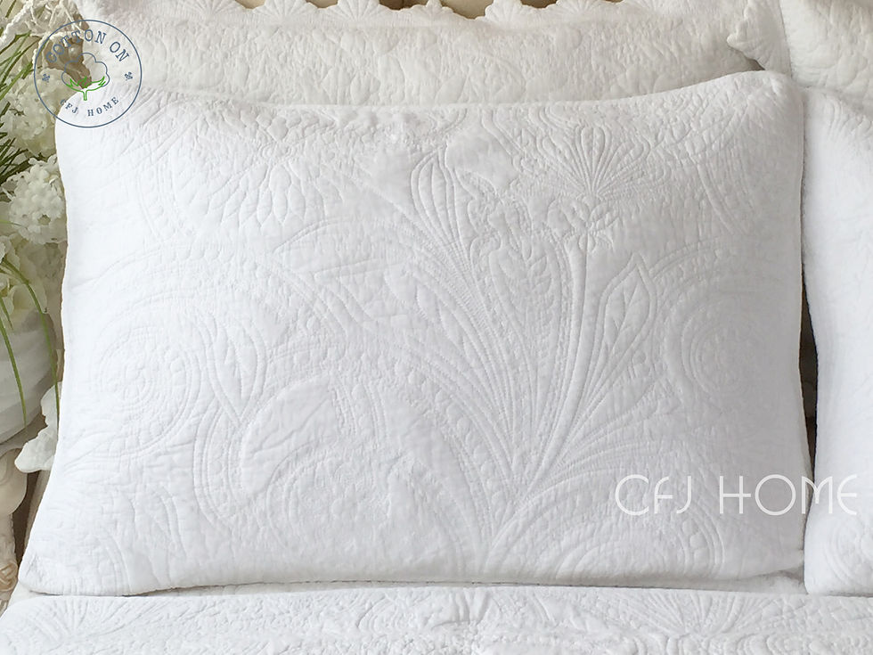 Thumbnail: QUILT - White Laurence