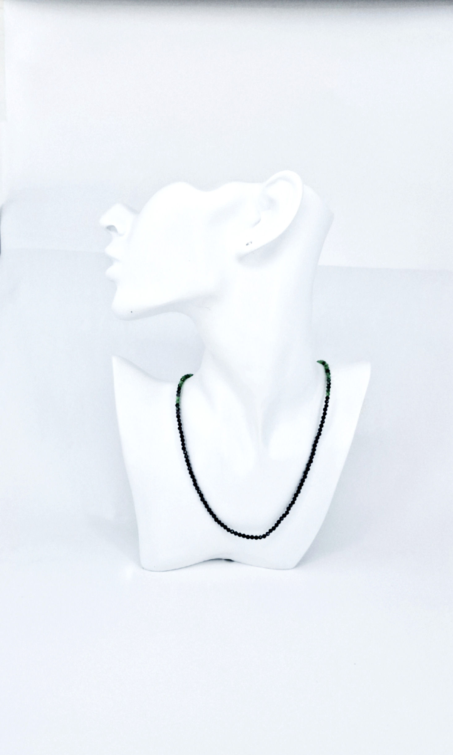 Edelsteinkette Rubin Zoisit zu Spinell - facettiert zweifarbig kugelförmig