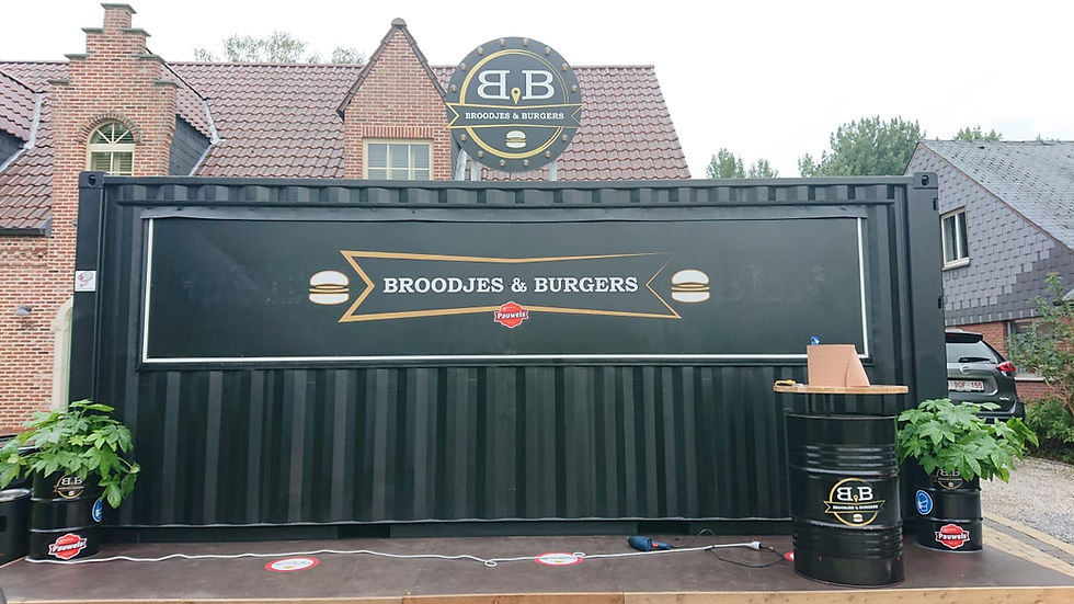 ContainerID Take-away Hamburger sandwich bar restaurant tailor made 20ft shipping container