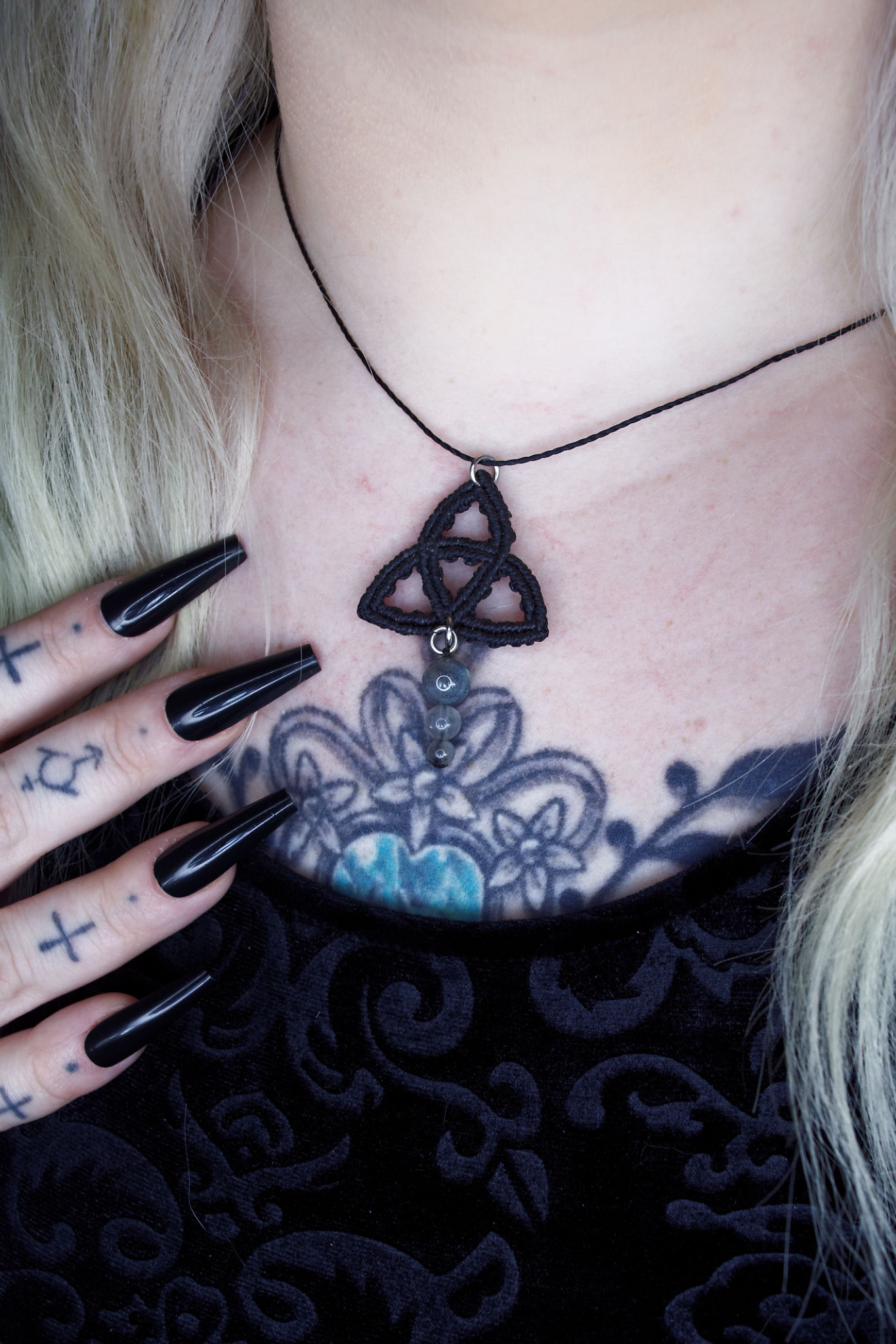 - Triquetra - Labradorite