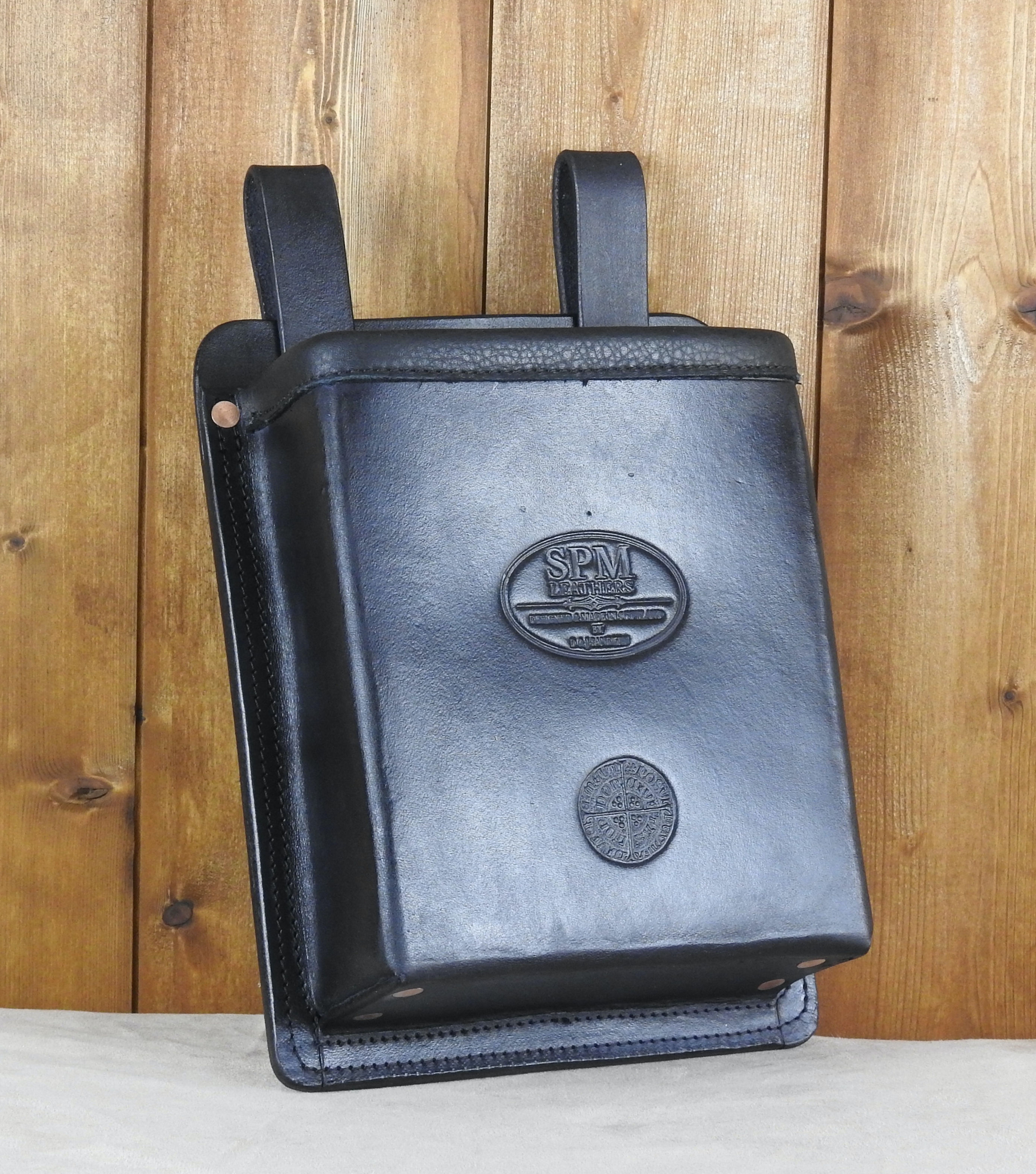 Leather finds pouch Black