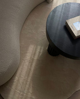 Lit, Canapé, Rideaux et assise sur mesure pour projet hôtelier, confection artisanale réalisée par TUKASSA