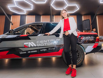 ANNIA CILLONIZ PRESENTÓ SU NUEVO AUTO Y VA CON TODO AL RALLY PREMIO PRESIDENTE DE LA REPUBLICA 2026