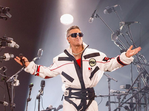 ROBBIE WILLIAMS CONQUISTA EUROPA Y CALIENTA MOTORES PARA SU ESPERADO DEBUT EN LIMA ESTE SEPTIEMBRE