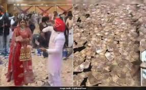 Video of Groom’s Family Showering Bride With Lakhs in Cash at Wedding Goes Viral, Sparks Online Debate