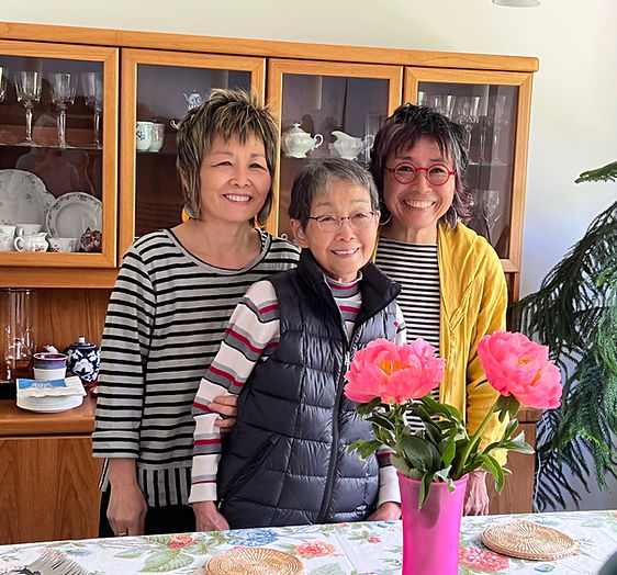 May with daughters Wendy and Lori