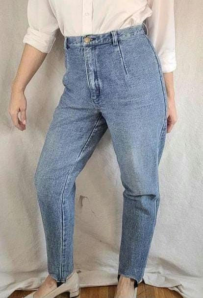 Thumbnail: Vintage 1990s Stirrup Ankle Blue Jeans by Averrce in Size 12