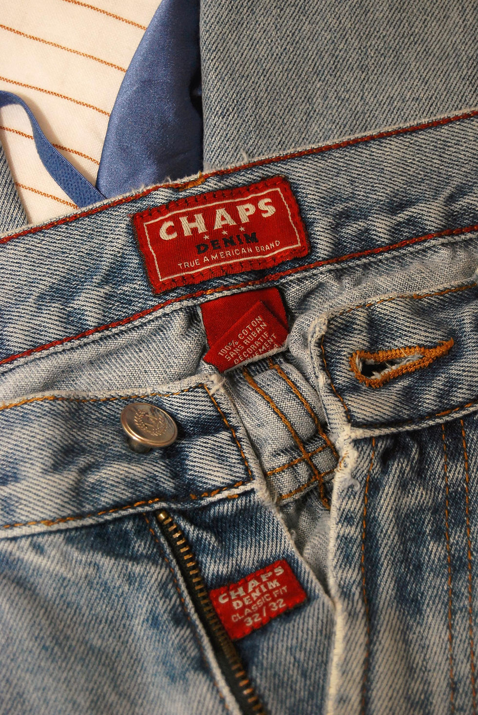 Thumbnail: 90s Distressed Jeans (30) light wash vintage Chaps