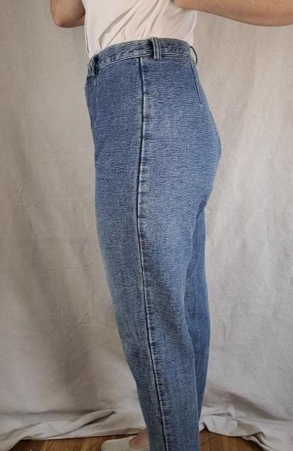 Thumbnail: Vintage 1990s Stirrup Ankle Blue Jeans by Averrce in Size 12