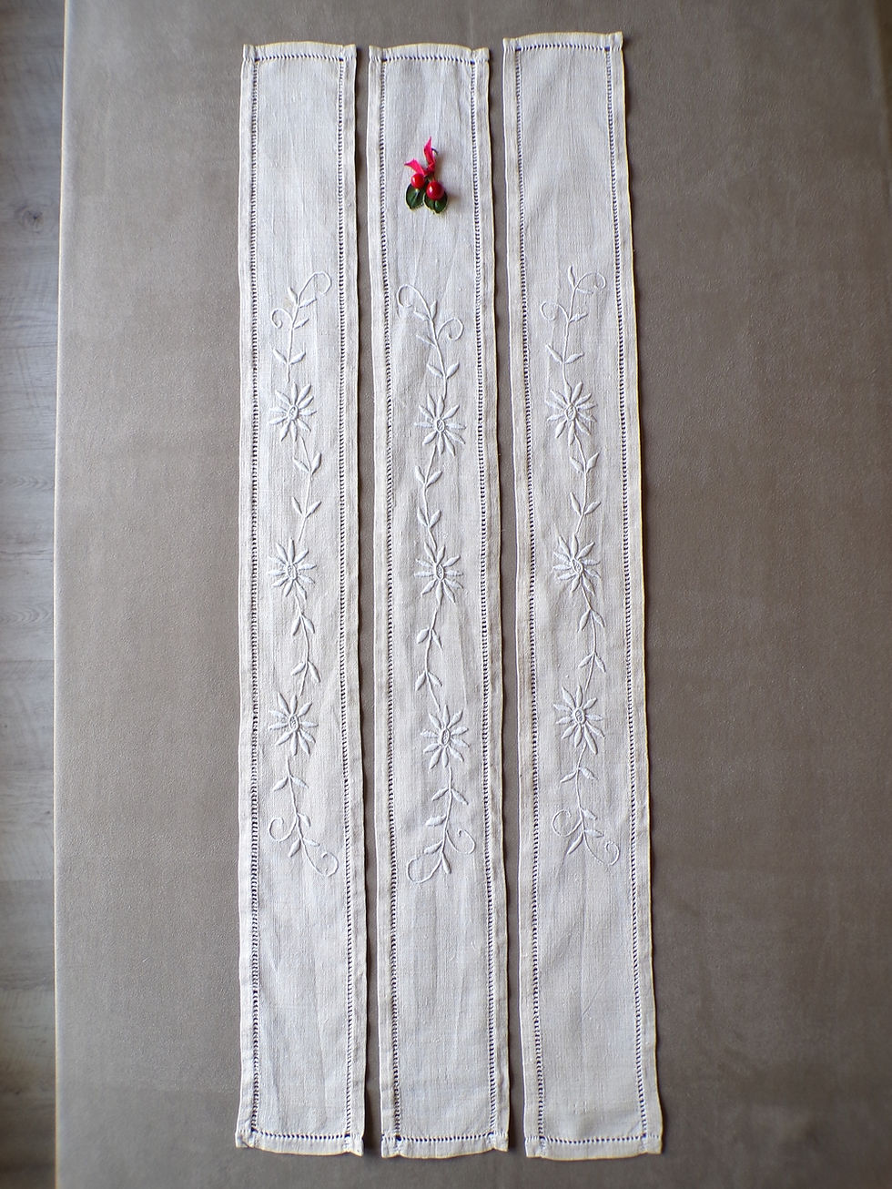 Miniature : Bandes de Chanvre Brodées