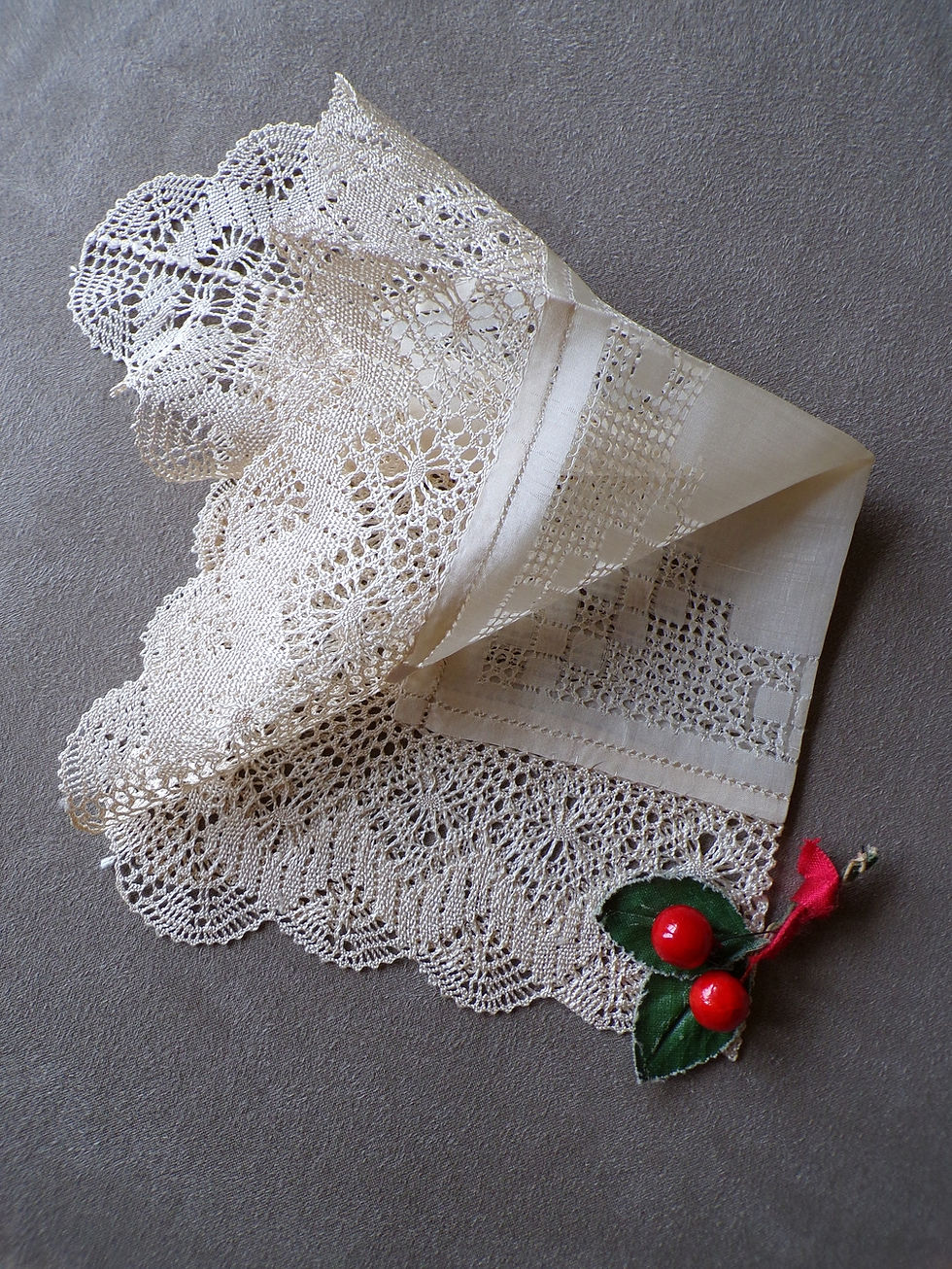 Miniature : Pochette en Soie et Dentelle