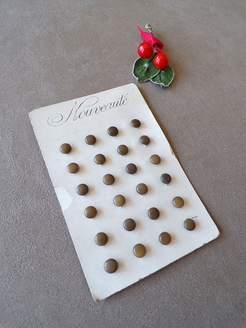 Miniature : Plaque de Boutons "Champignons" Beiges