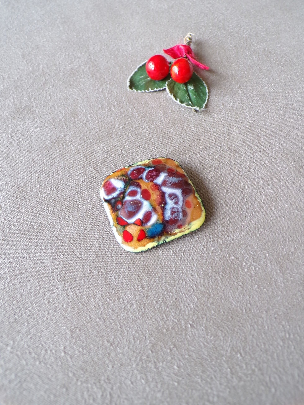 Miniature : Broche en Emaux